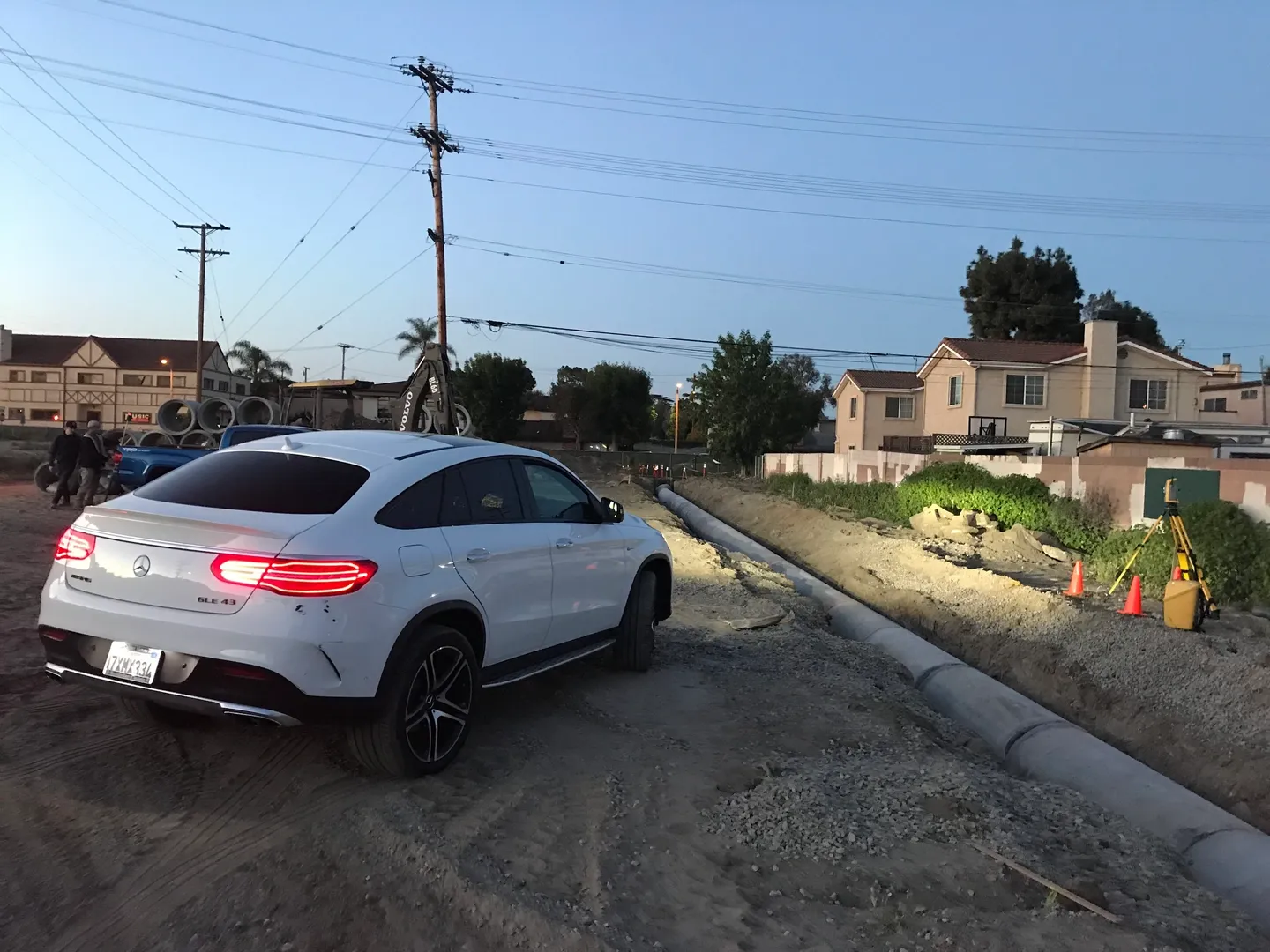 White coloured Mercedez benz Xuv